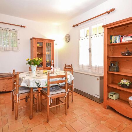 1 Bedroom Pet Friendly Home In Entrechaux Eksteriør billede